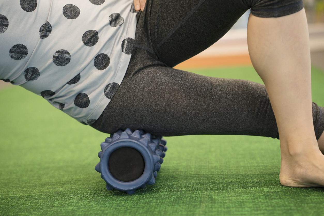 foam-rolling-IT-band-exercise