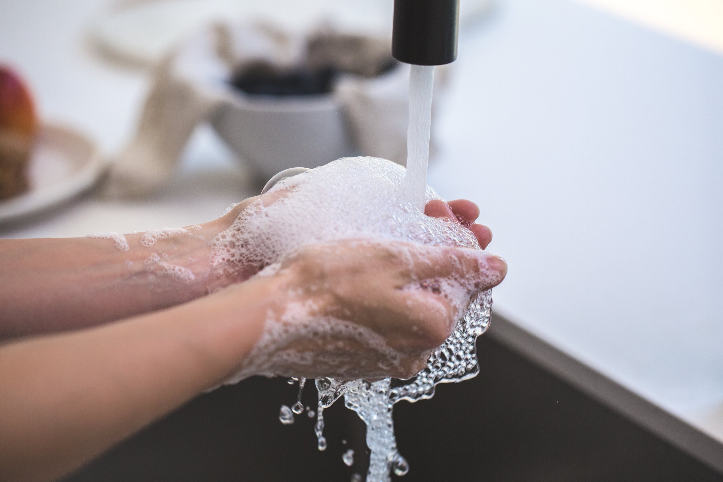 hand-washing-hand-sanitizer-comparison