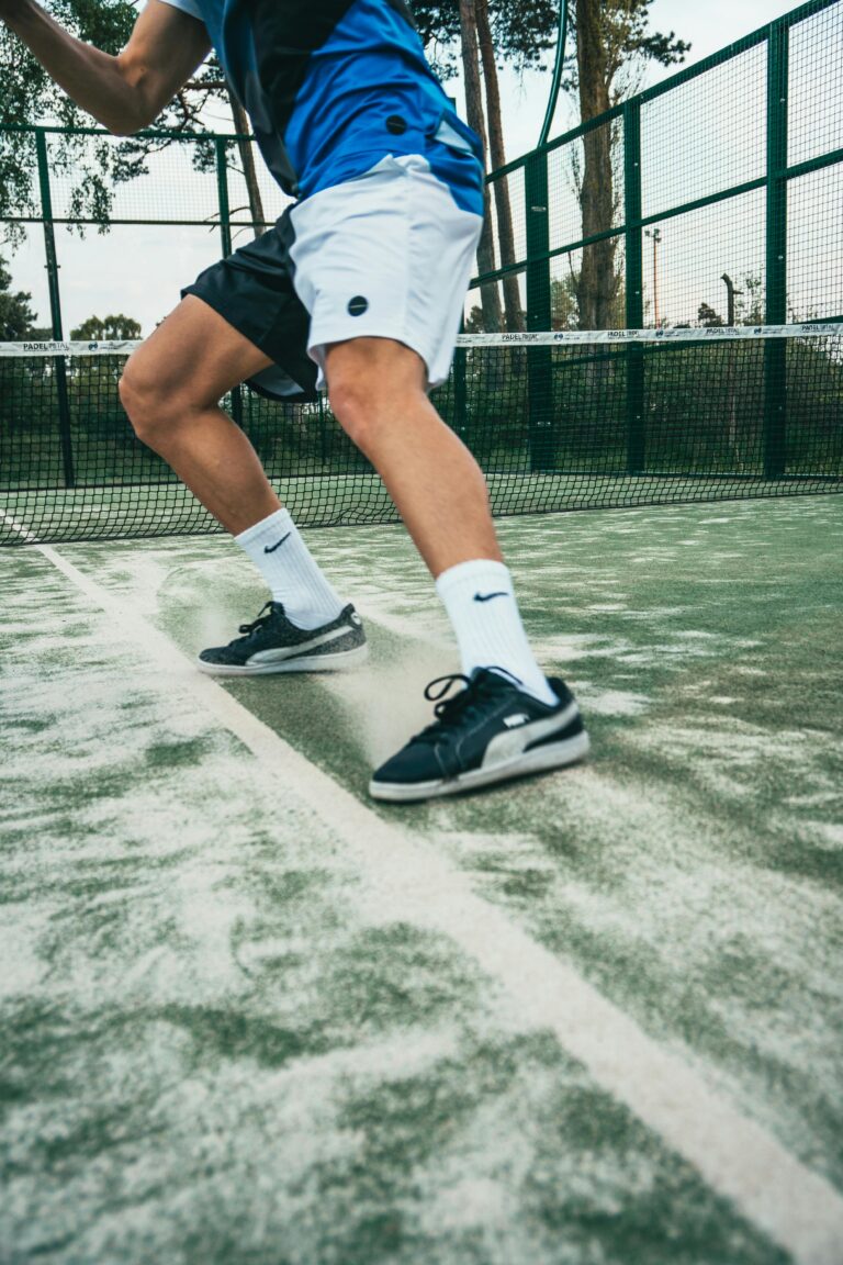 Treating knee pain in tennis players