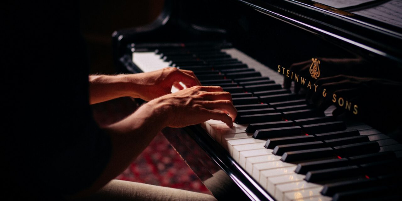 Why Your Hands and Wrists Hurt When You Play Music